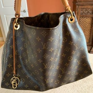 Louis Vuitton Artsy bag